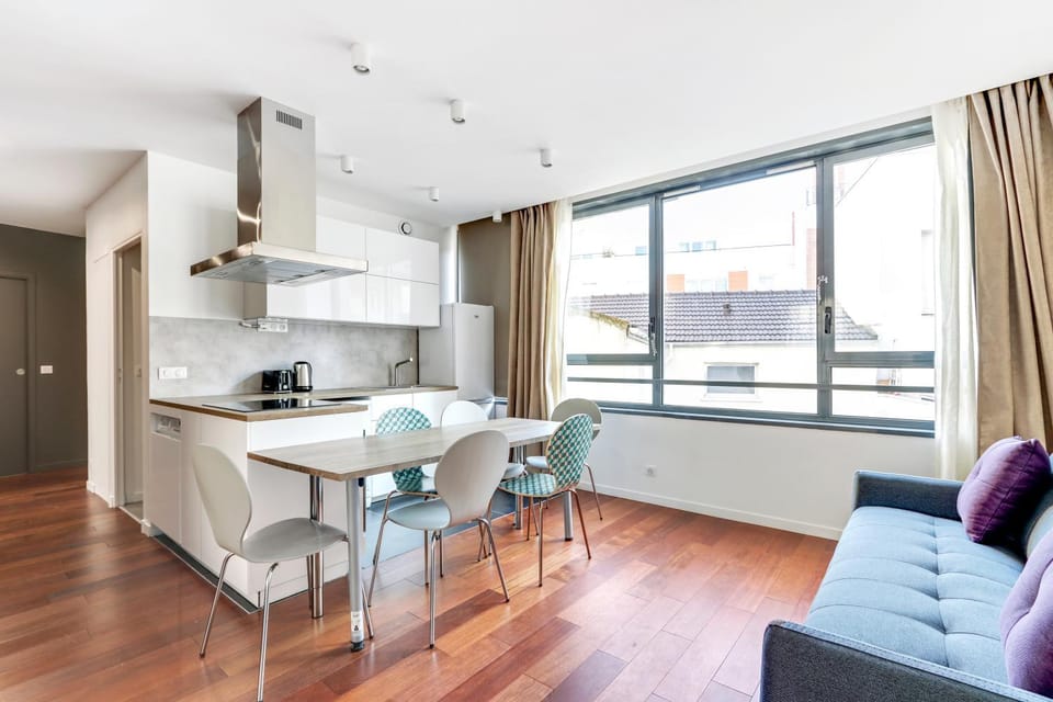 Kitchen or kitchenette, Living room