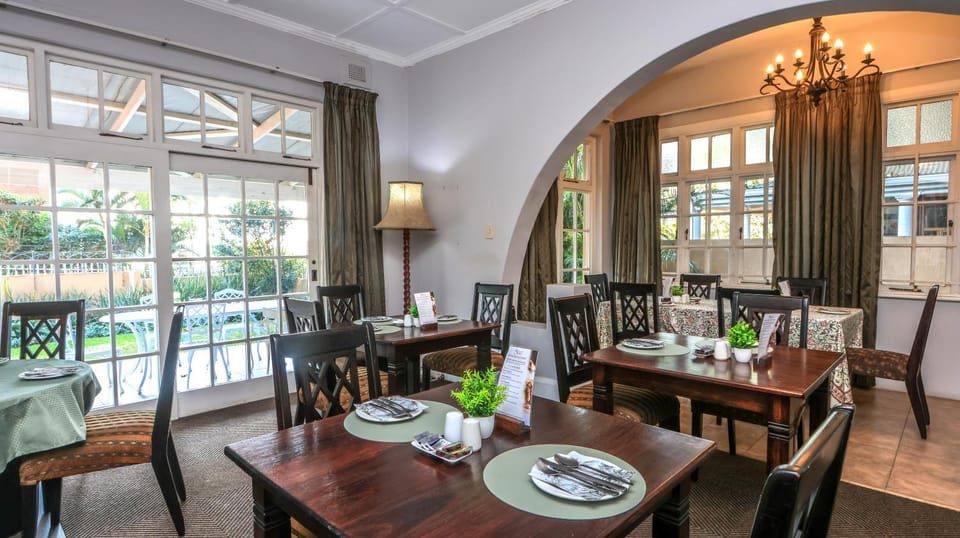 Dining area, Breakfast
