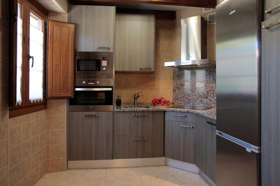 Kitchen or kitchenette, dishwasher, minibar, pet friendly, stove