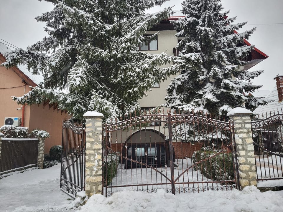 Property building, Day, Winter