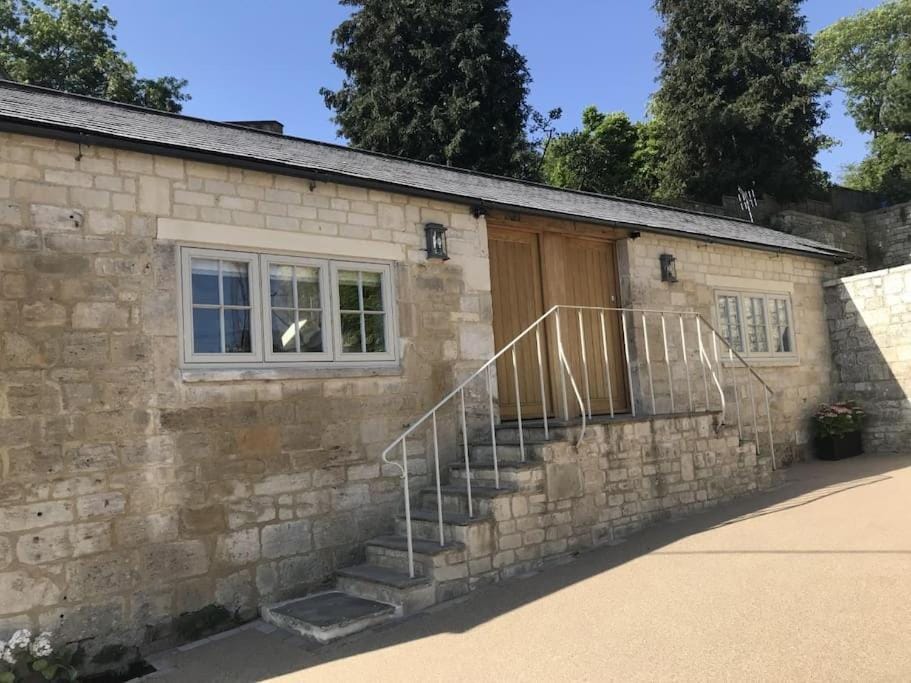 BARLEY - cosy stylish apartment - easy access to Bath and many nearby attractions Apartment in England