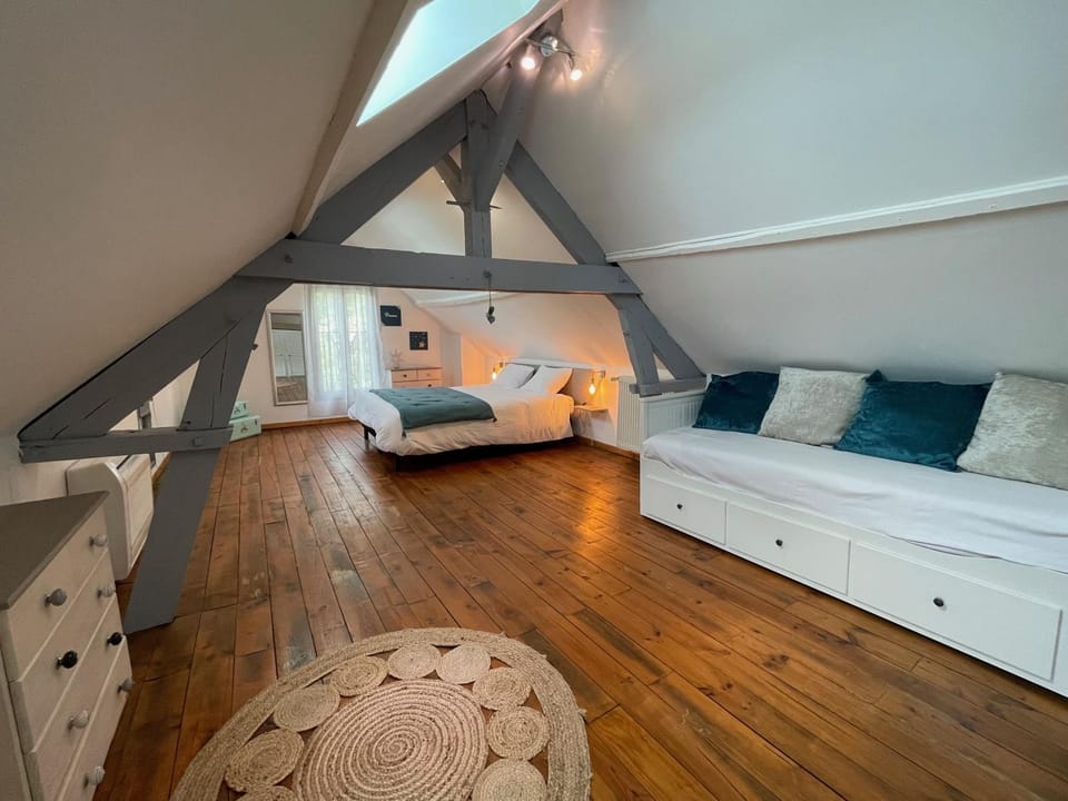 Photo of the whole room