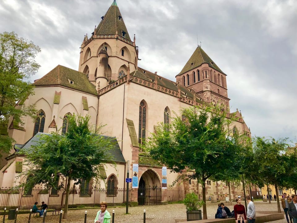 Nearby landmark, Landmark view