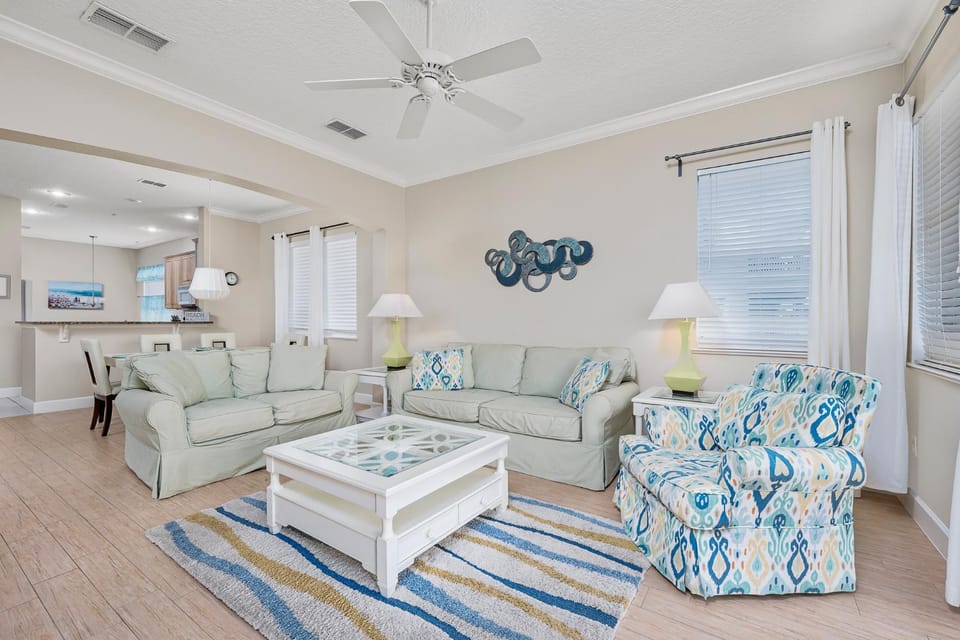 Kitchen or kitchenette, Living room, Seating area, Dining area, furniture