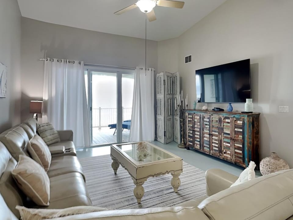 TV and multimedia, Balcony/Terrace, Living room, furniture