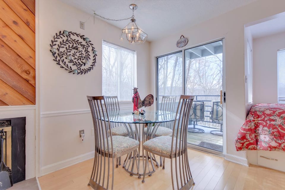 Balcony/Terrace, Dining area, fireplace