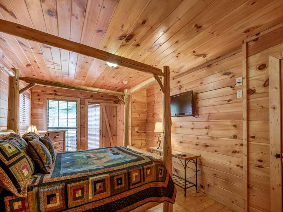 Bed, TV and multimedia, Bedroom, furniture, wardrobe