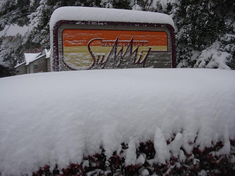 Facade/entrance, Winter