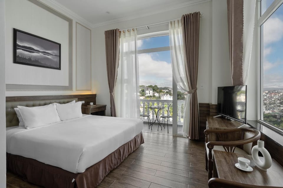 Bed, View (from property/room), Photo of the whole room