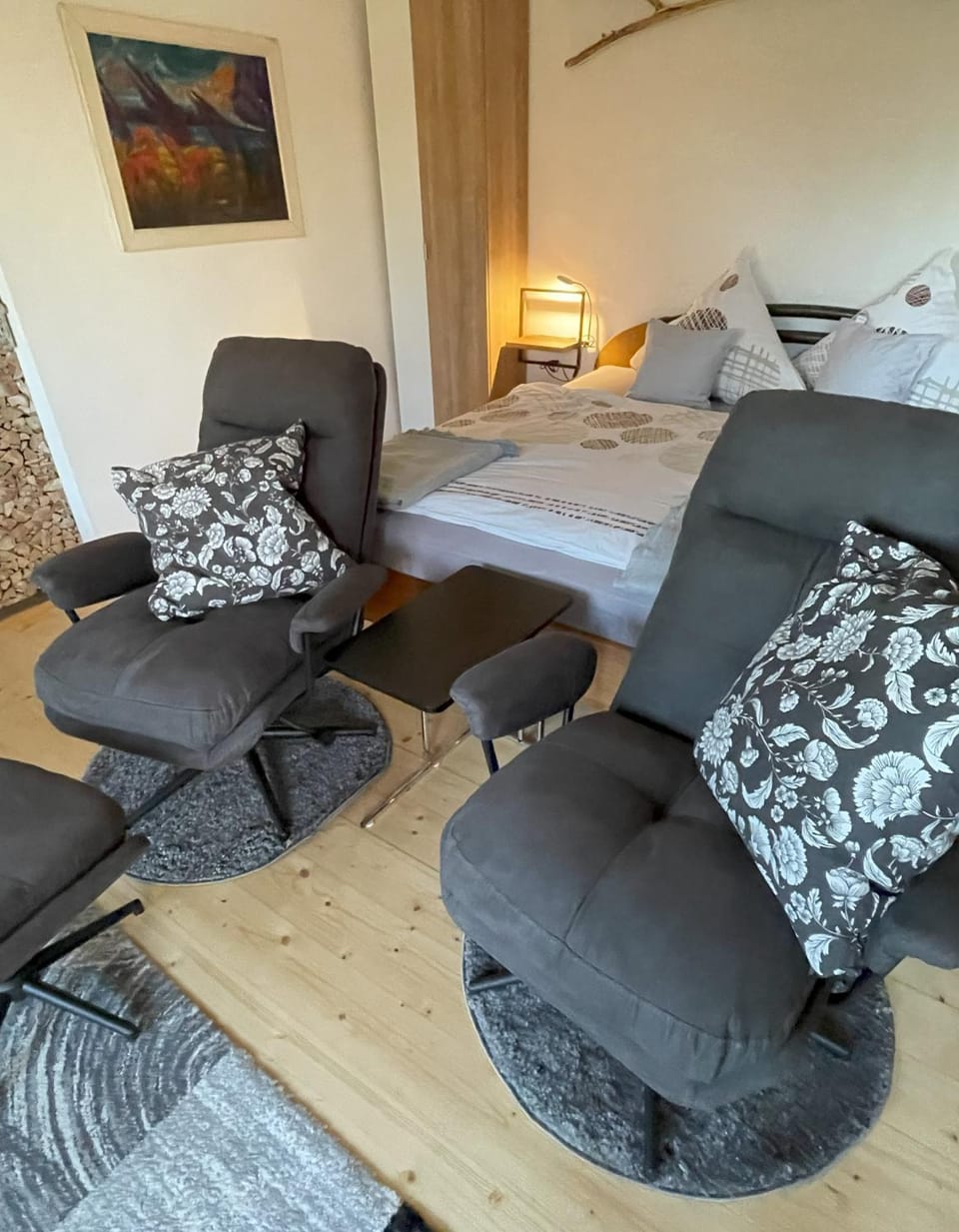 Photo of the whole room