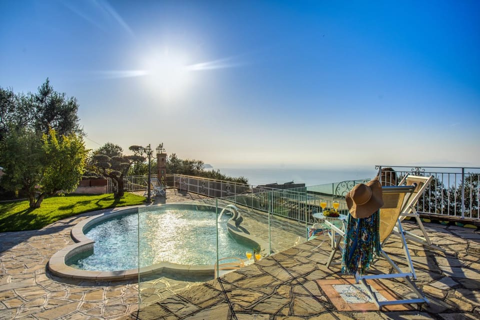 Solarium, Swimming pool, Swimming pool