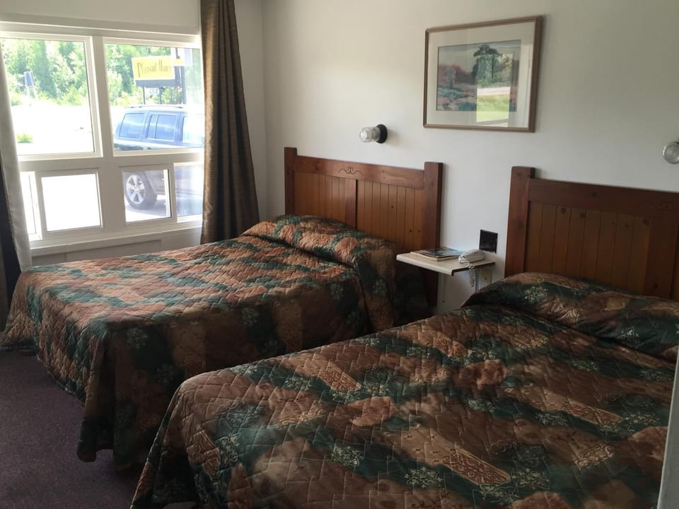 Day, Photo of the whole room