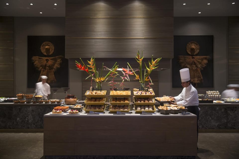 Restaurant/places to eat, Buffet breakfast