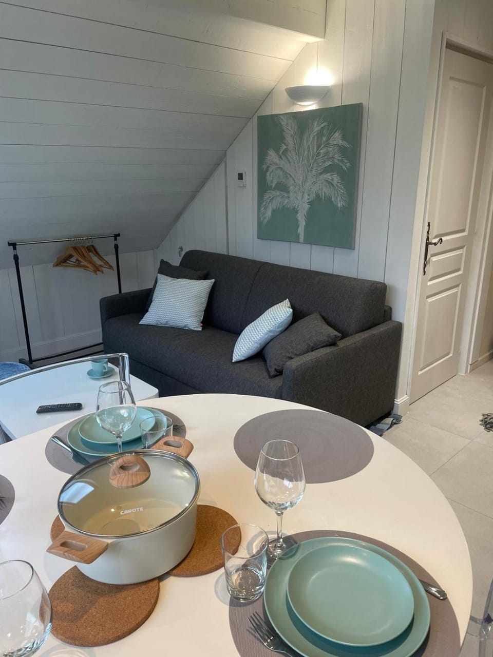 La Baie des Voiles 2 chambres 4 à 6 personnes au bord du lac plage privée Bed and Breakfast in Talloires