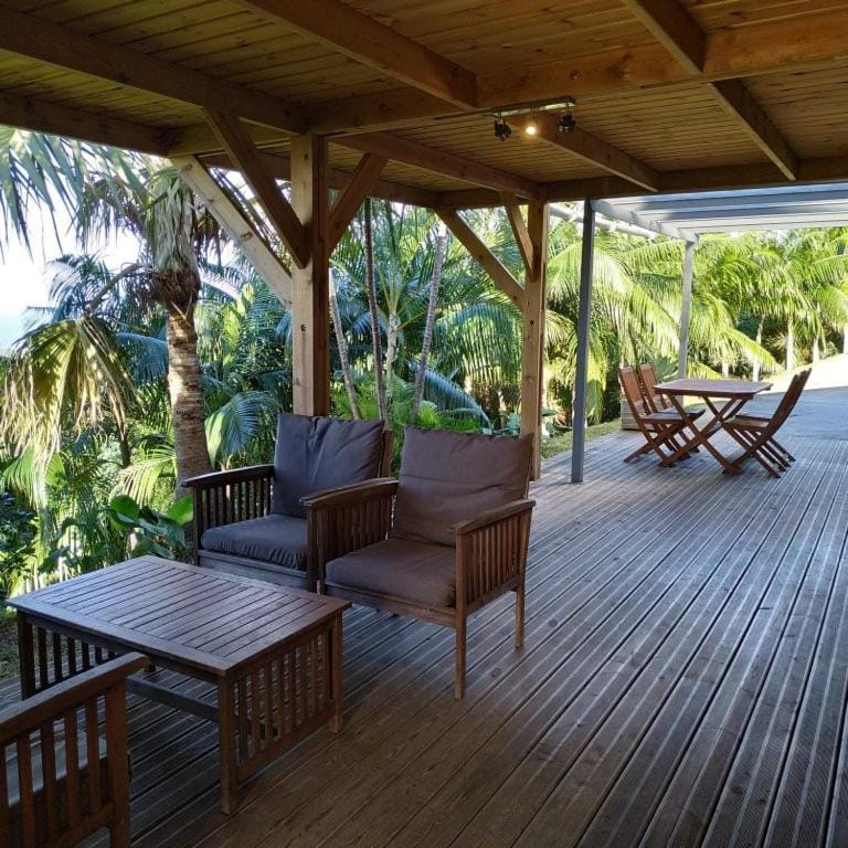 Lounge des hauts, 3 maisons à L'étang-Salé avec vue sur l'Océan indien et la forêt Nature lodge in Saint-Leu
