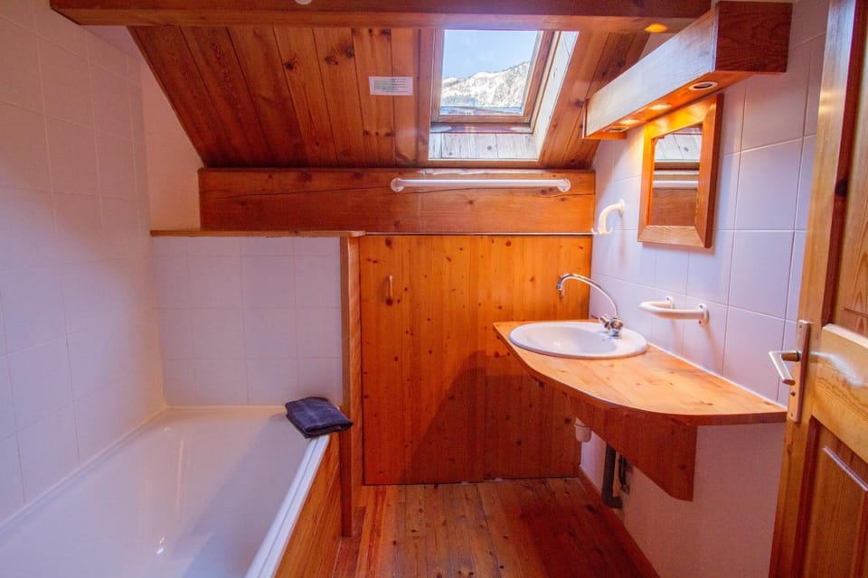 Bathroom, Bath