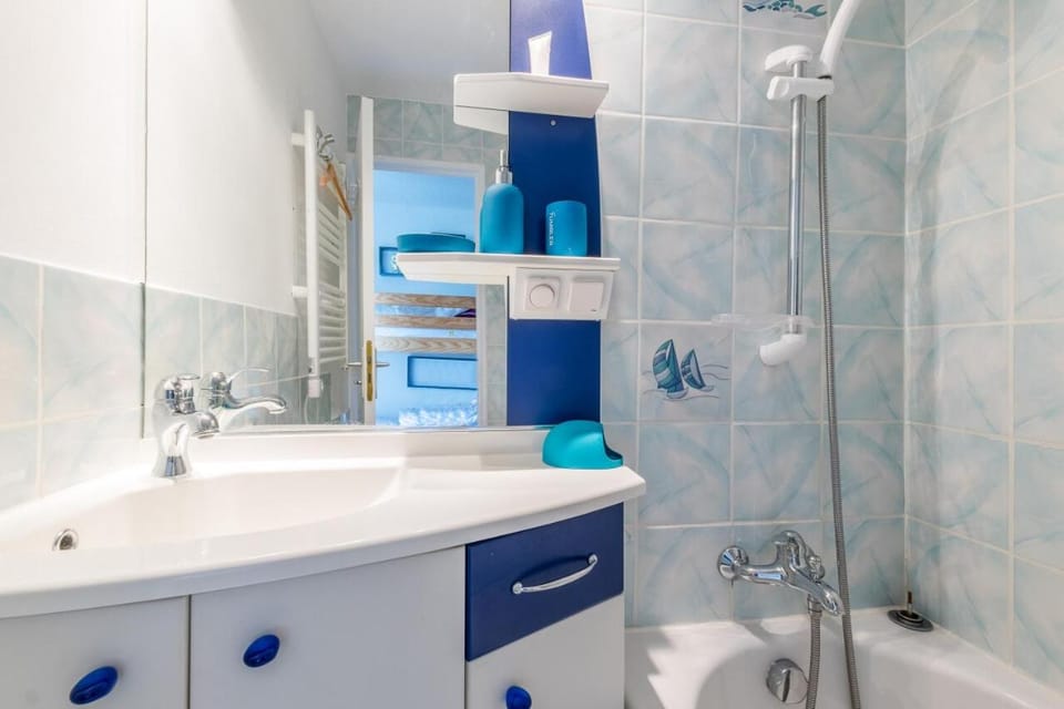 Shower, Toilet, Bathroom, kitchen