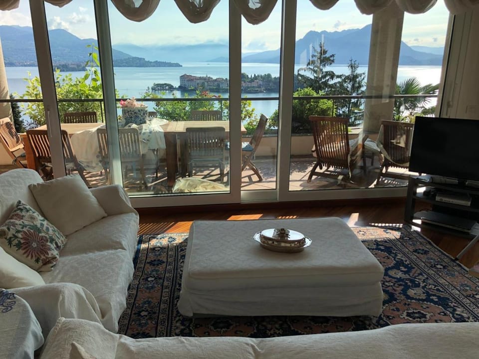 Sana Luxury Apartment Apartment in Stresa
