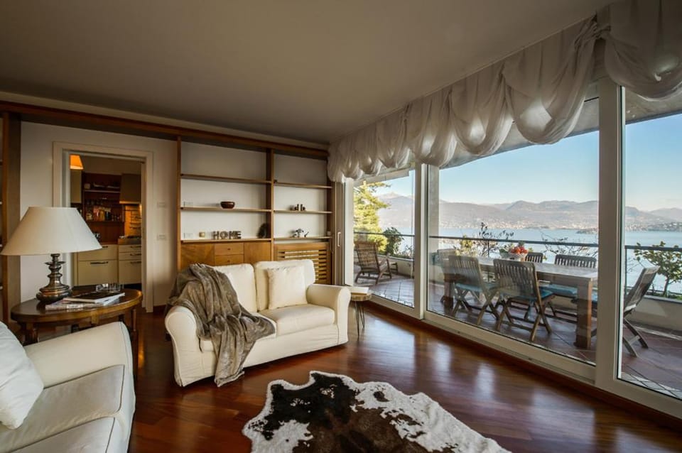 Sana Luxury Apartment Apartment in Stresa