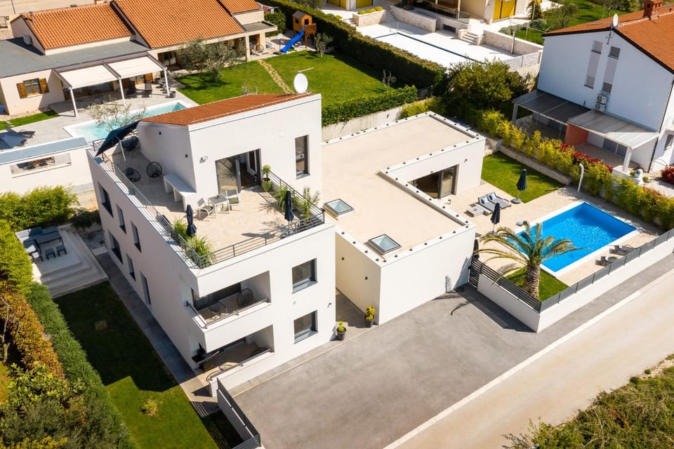 Property building, Bird's eye view
