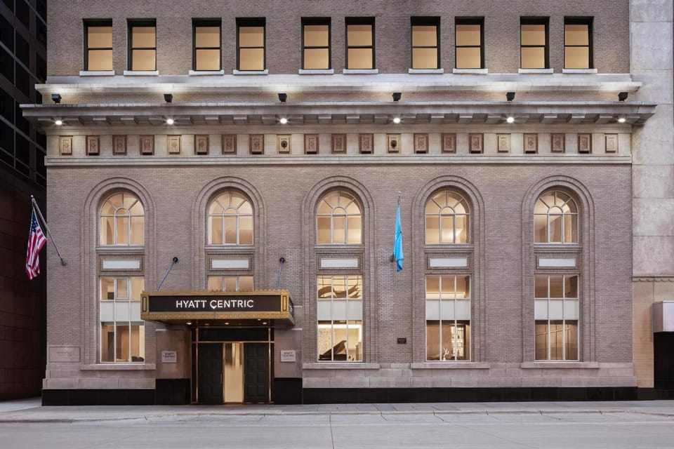 Facade/entrance