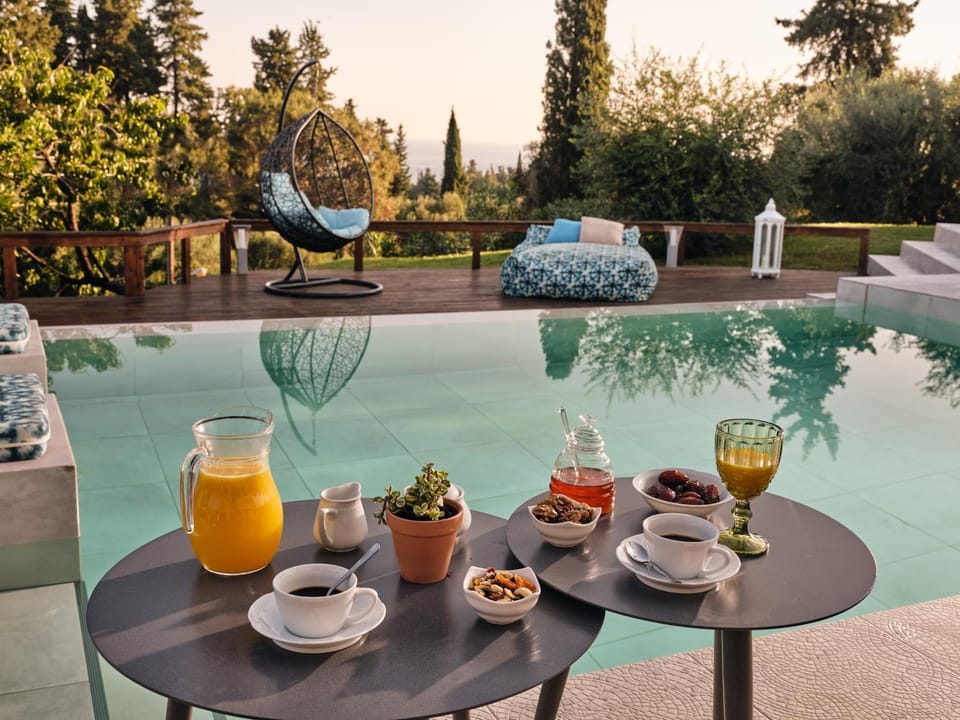 Swimming pool, Swimming pool, Breakfast