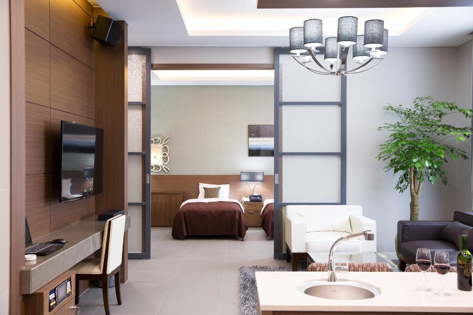 Communal lounge/ TV room, Seating area, Bedroom