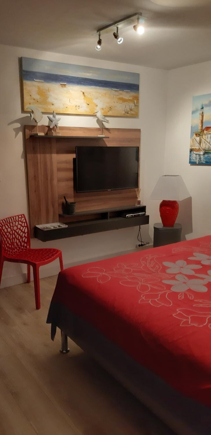 Location Chambre d'hôtes Grau du Roi Mas des Marines Piscine Adult only Bed and Breakfast in Le Grau-du-Roi