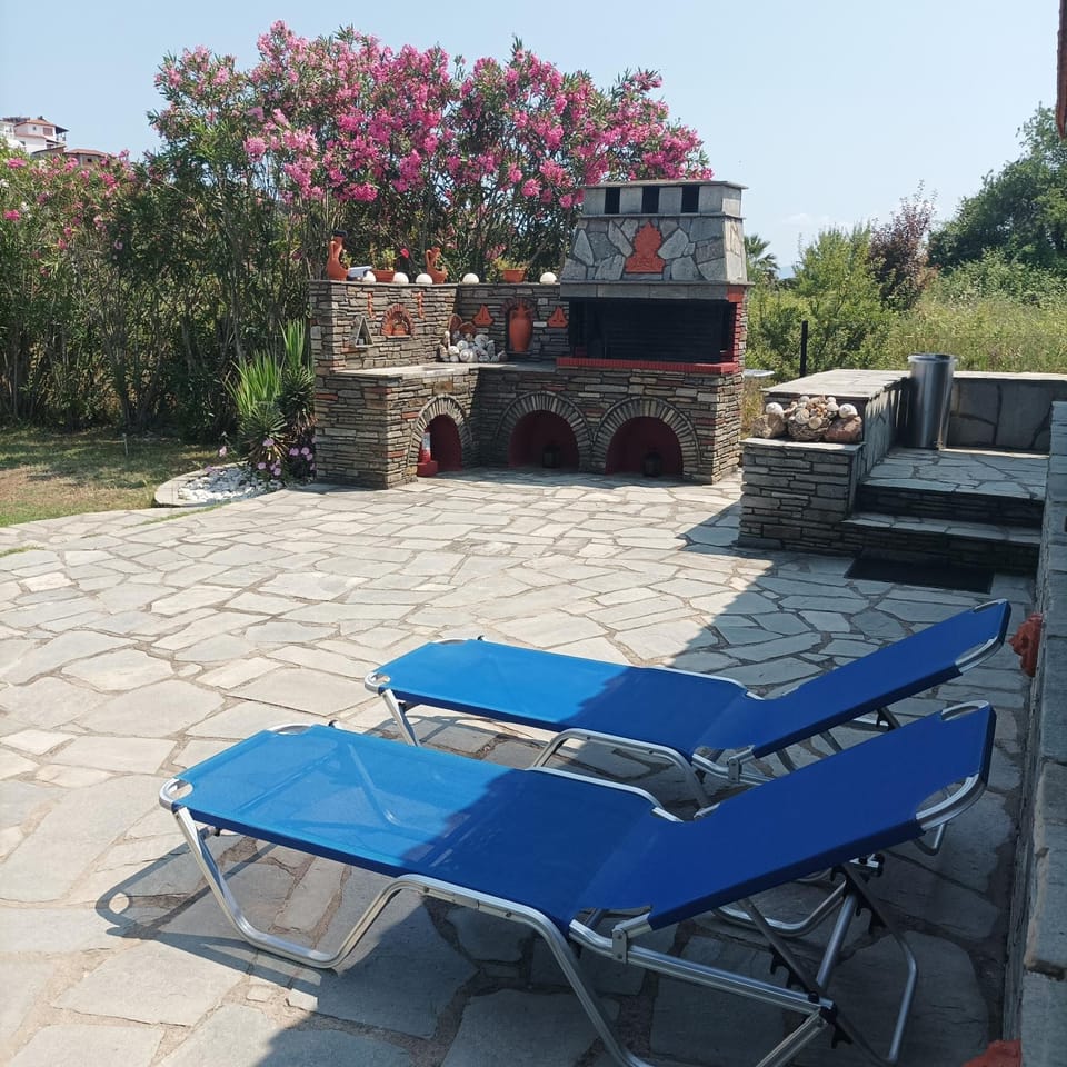 BBQ facilities, Garden view, sunbed