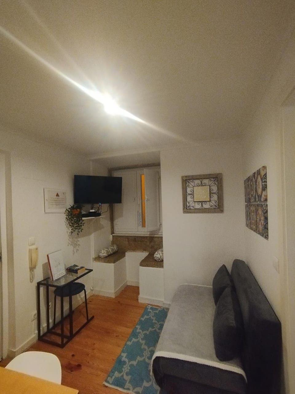 TV and multimedia, Seating area