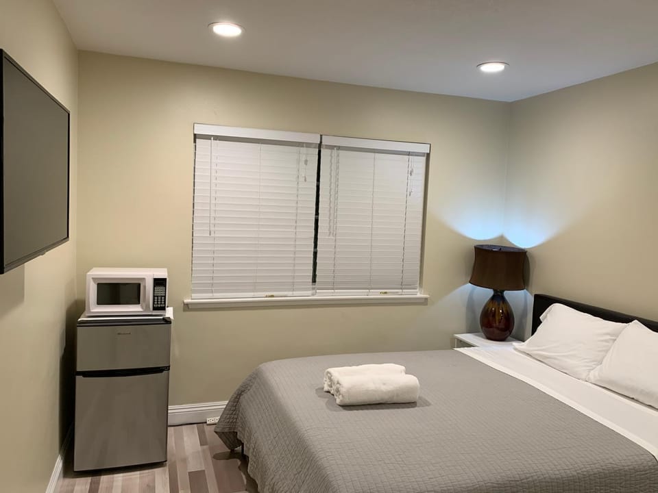Lovely Room in Private House near Disneyland Vacation rental in Orange