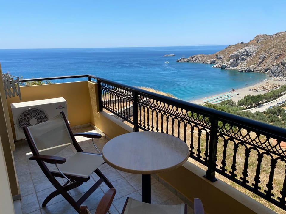 Eolia beachfront studios Apartment in Crete