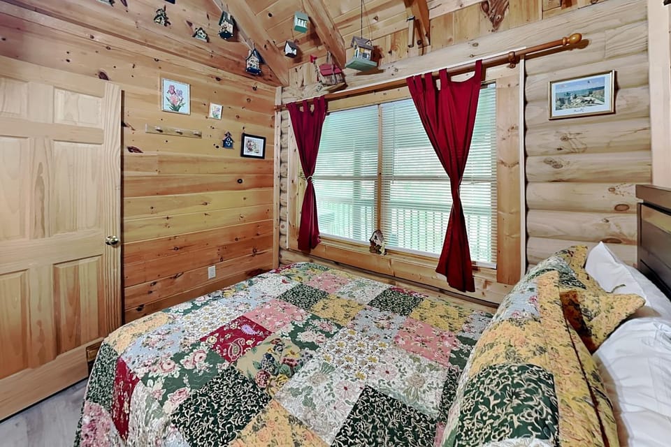 Alpine Ski Lodge House in Gatlinburg