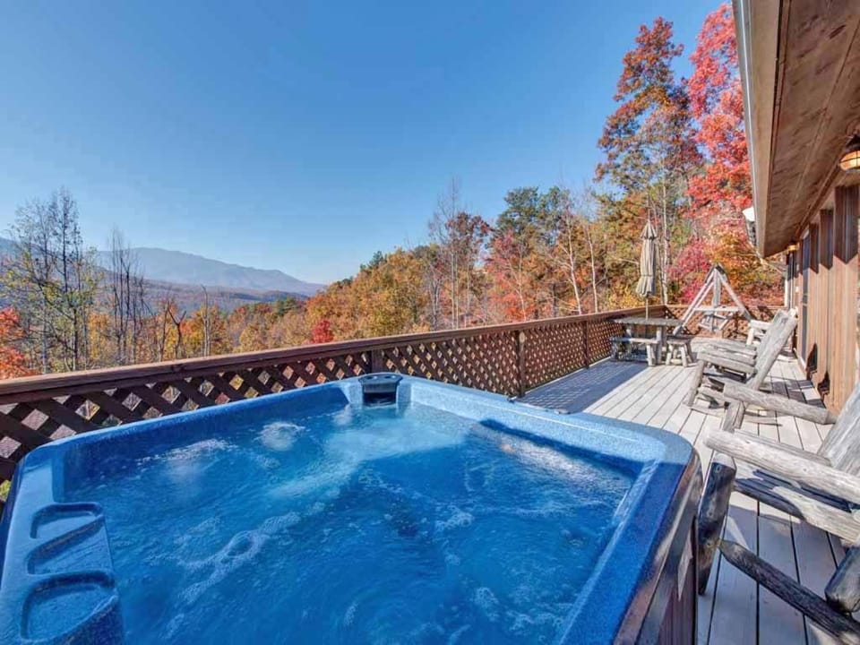 Hot Tub, Balcony/Terrace, Seating area, Autumn, Mountain view