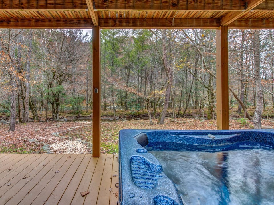Patio, Natural landscape, Hot Tub, Autumn