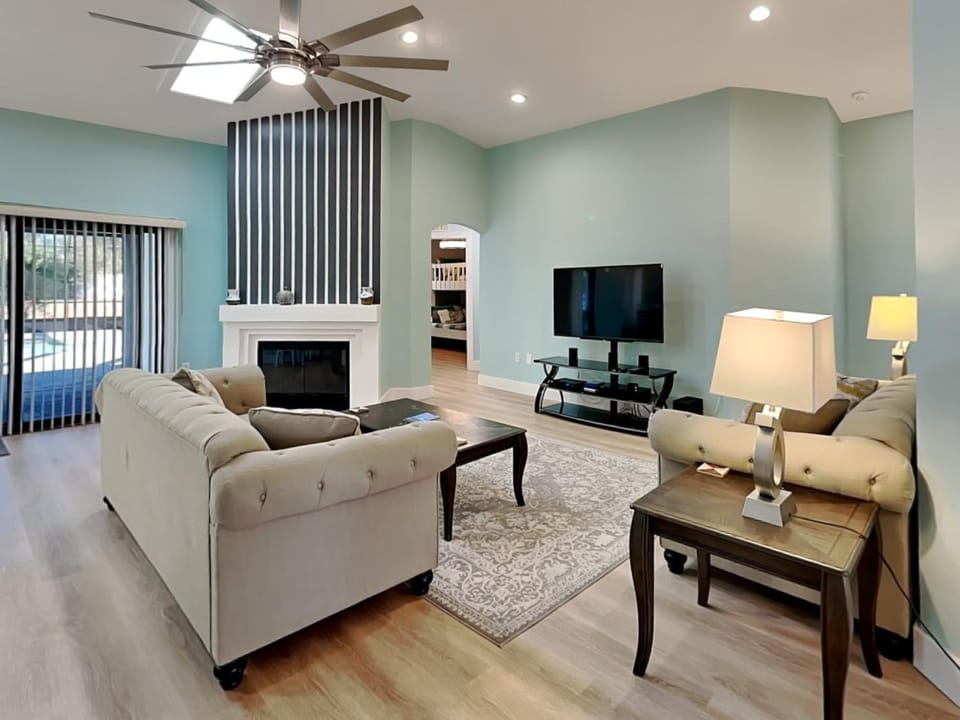 TV and multimedia, Living room, Seating area, fireplace, furniture