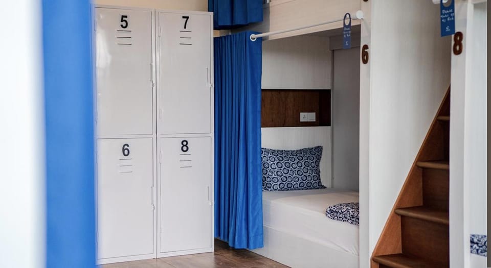 Bed, bunk bed