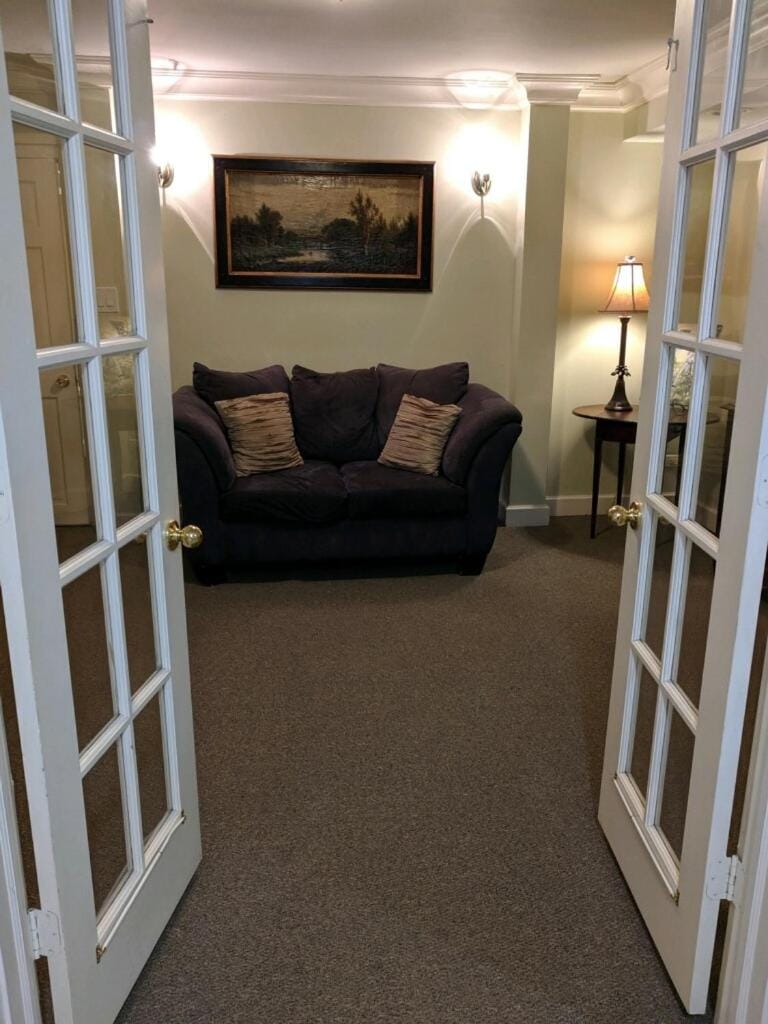 Niagara Mansion Carriage Suite Bed and Breakfast in Lewiston