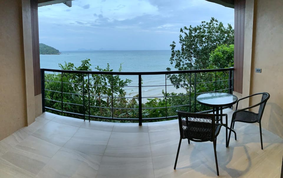 Natural landscape, Balcony/Terrace, Sea view