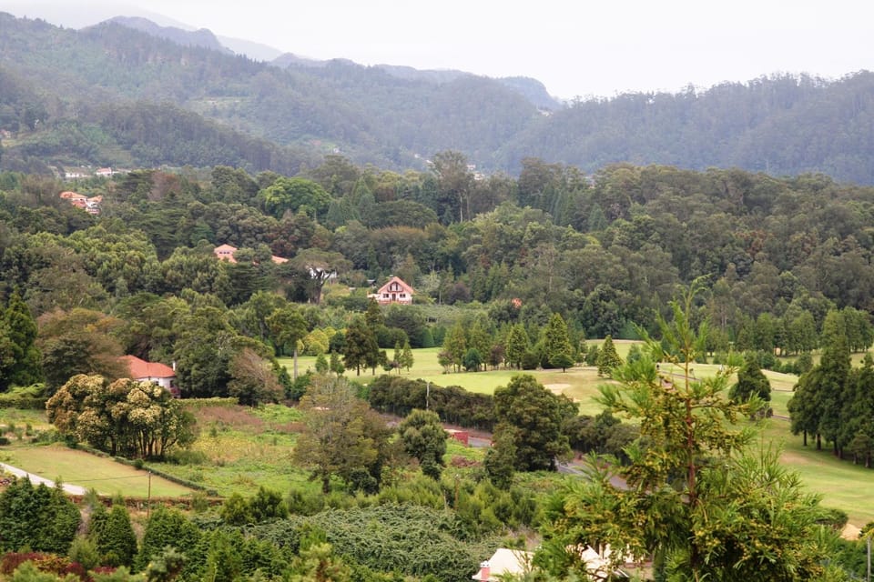 Off site, Bird's eye view, Children play ground, Golfcourse, Horse-riding, Minigolf, Landmark view, Entertainment