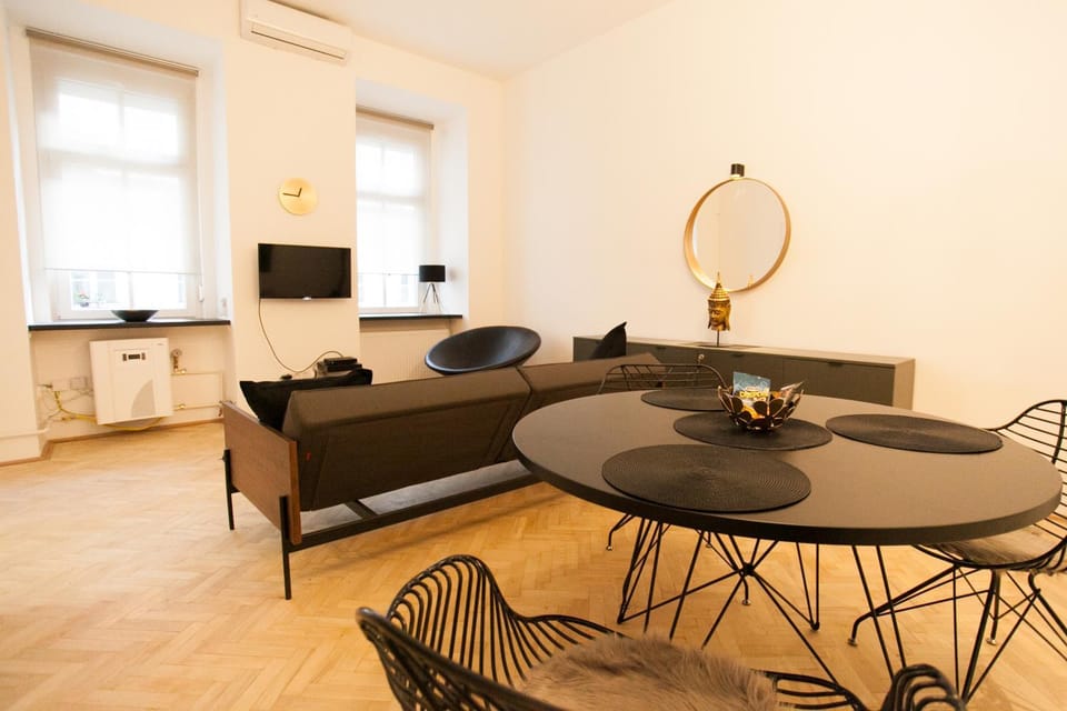 Real Delux Apartment next to Gozsdu & Synagogue Apartment in Budapest