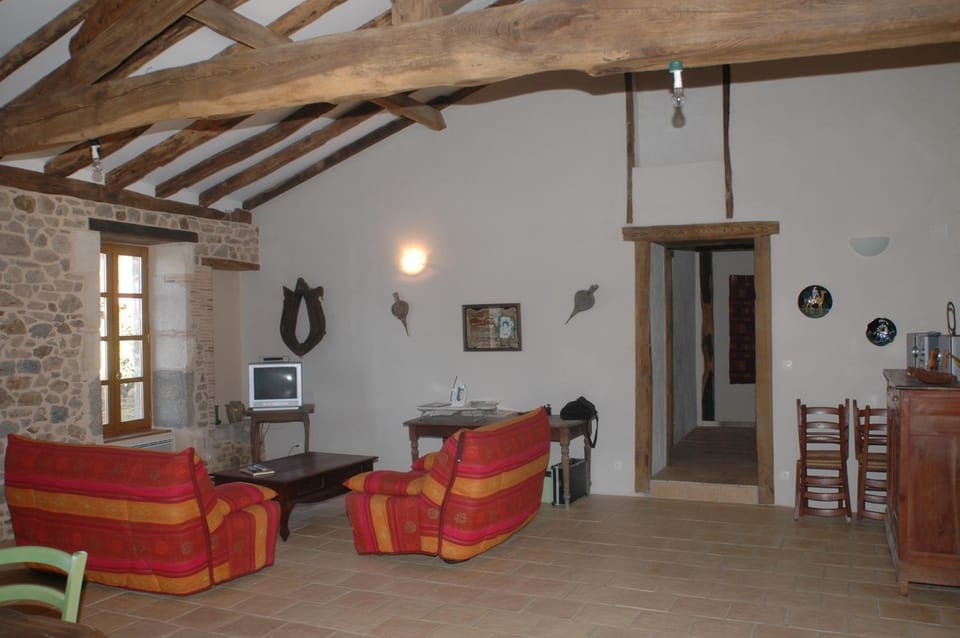 Villa Gites Chambre d hôtes avec piscine Dordogne 2-4-6-8-10 personnes House in Nouvelle-Aquitaine