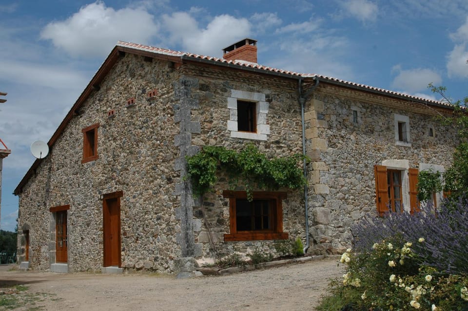 Villa Gites Chambre d hôtes avec piscine Dordogne 2-4-6-8-10 personnes House in Nouvelle-Aquitaine