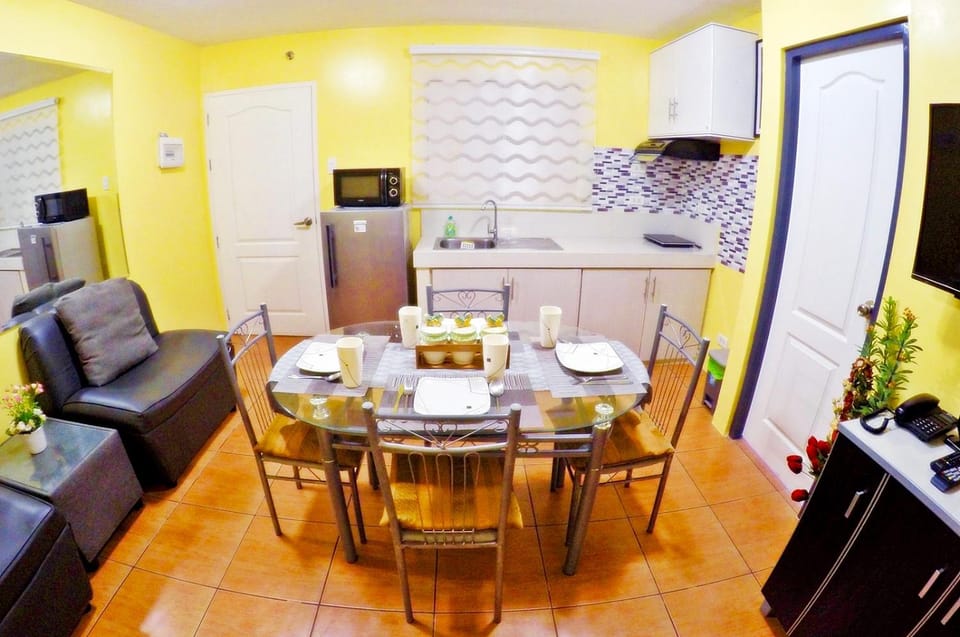 ARC 2219 Home Rentals 2BR Bed and Breakfast in Cebu City