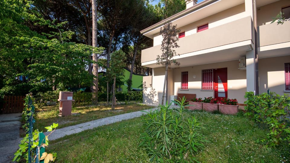 Property building, Garden