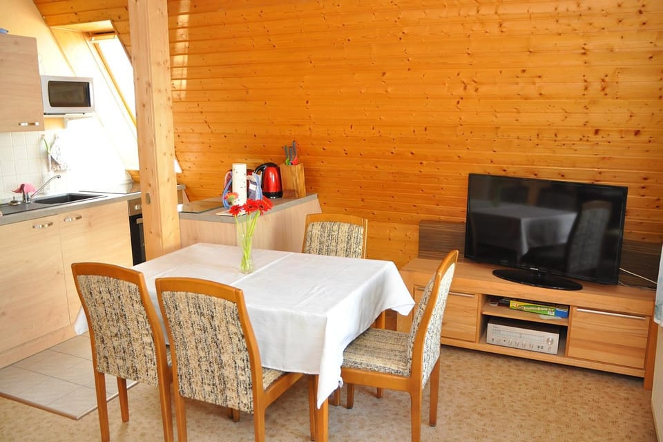 TV and multimedia, Living room, Dining area