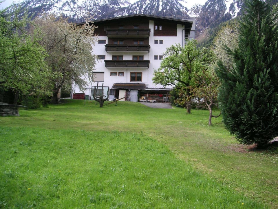 Facade/entrance, Garden
