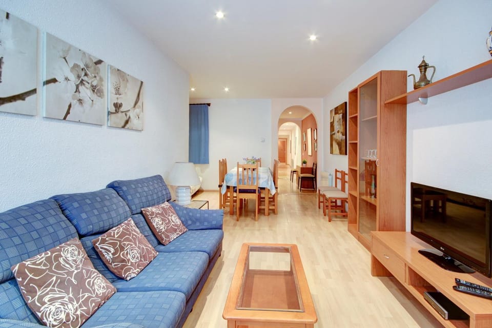 TV and multimedia, Living room, Dining area