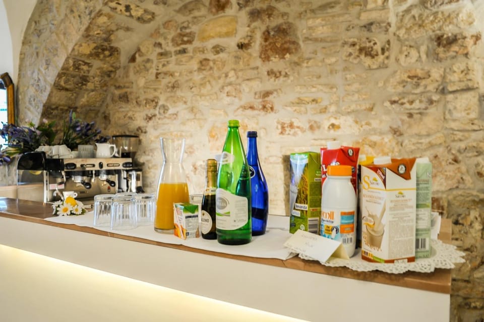Food and drinks, Food, Drinks