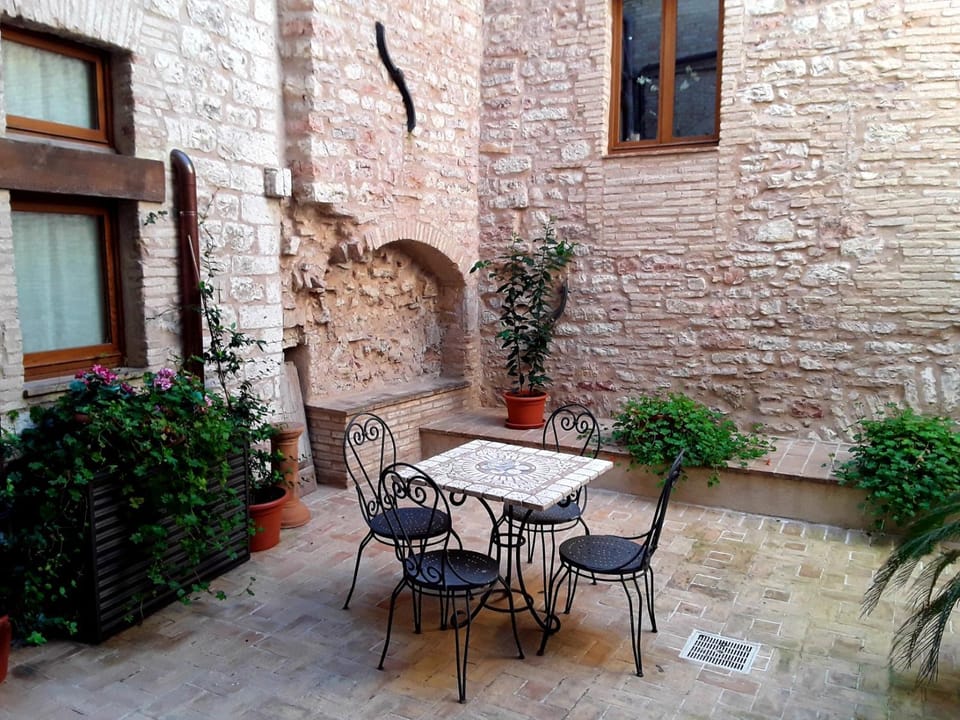 Property building, Decorative detail